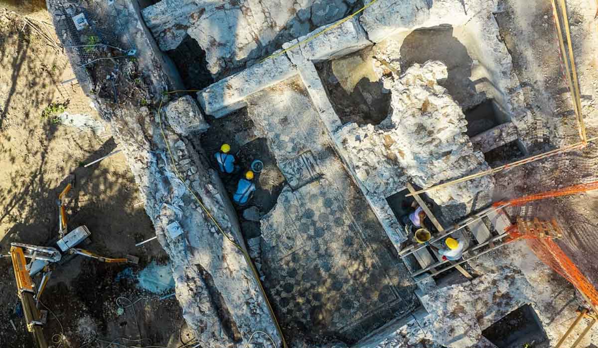 Nuove scoperte archeologiche: a Villa Celimontana riaffiora un edificio di età imperiale con mosaici e affreschi
