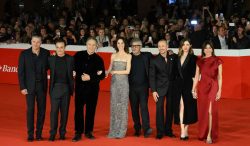 foto di gruppo cast "Il rumore delle cose nuove"